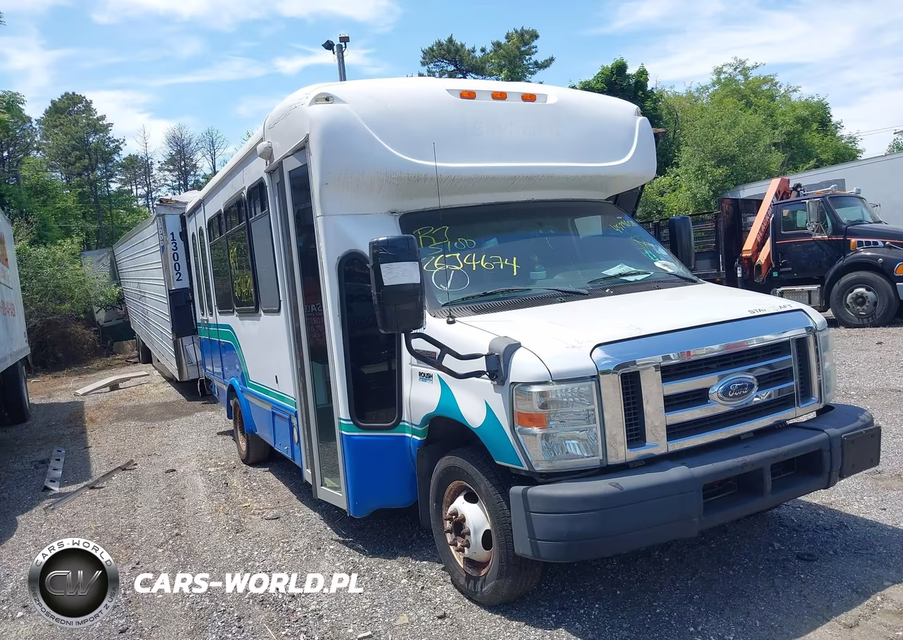 2014 Ford E-450 Cutaway