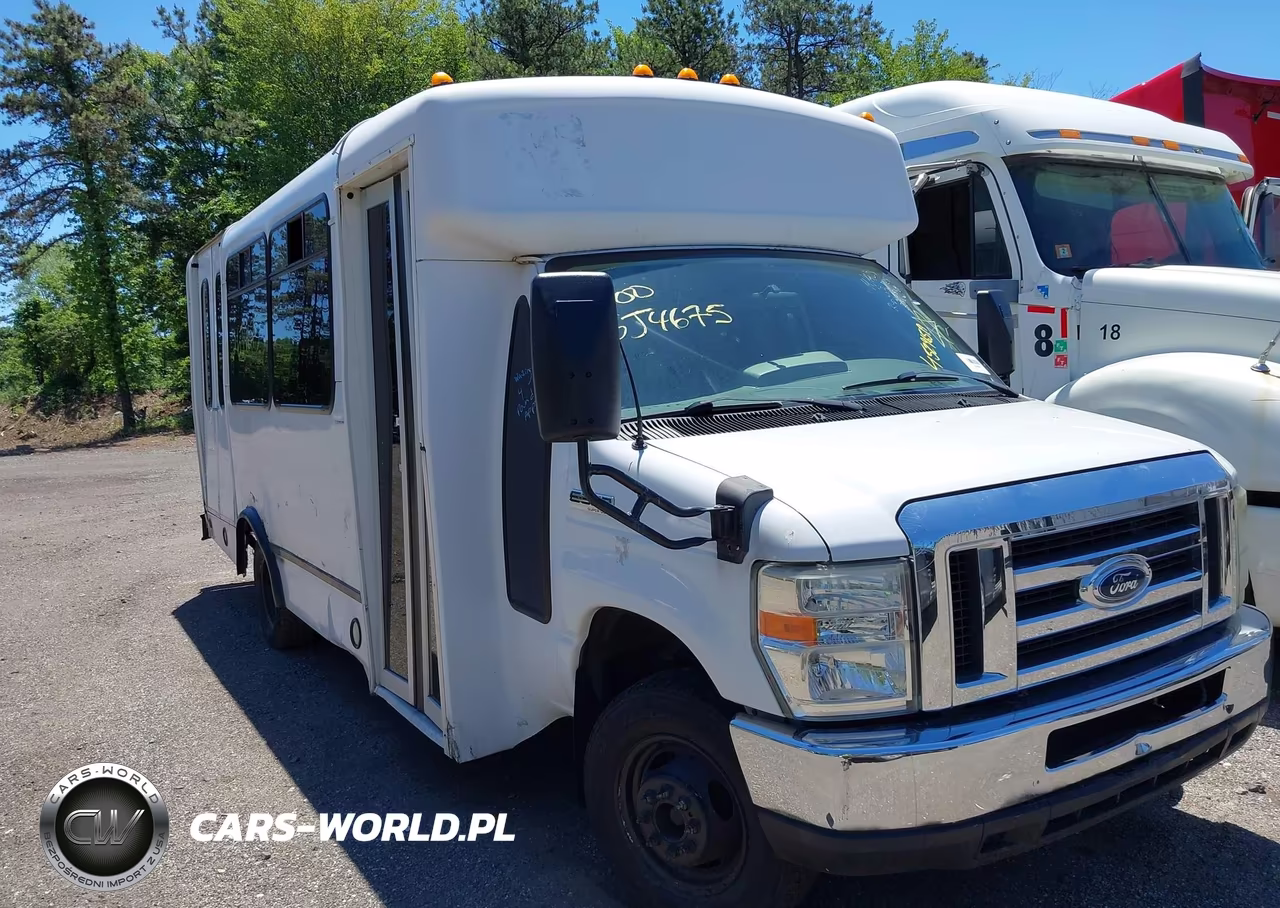 2008 Ford E-350 Cutaway