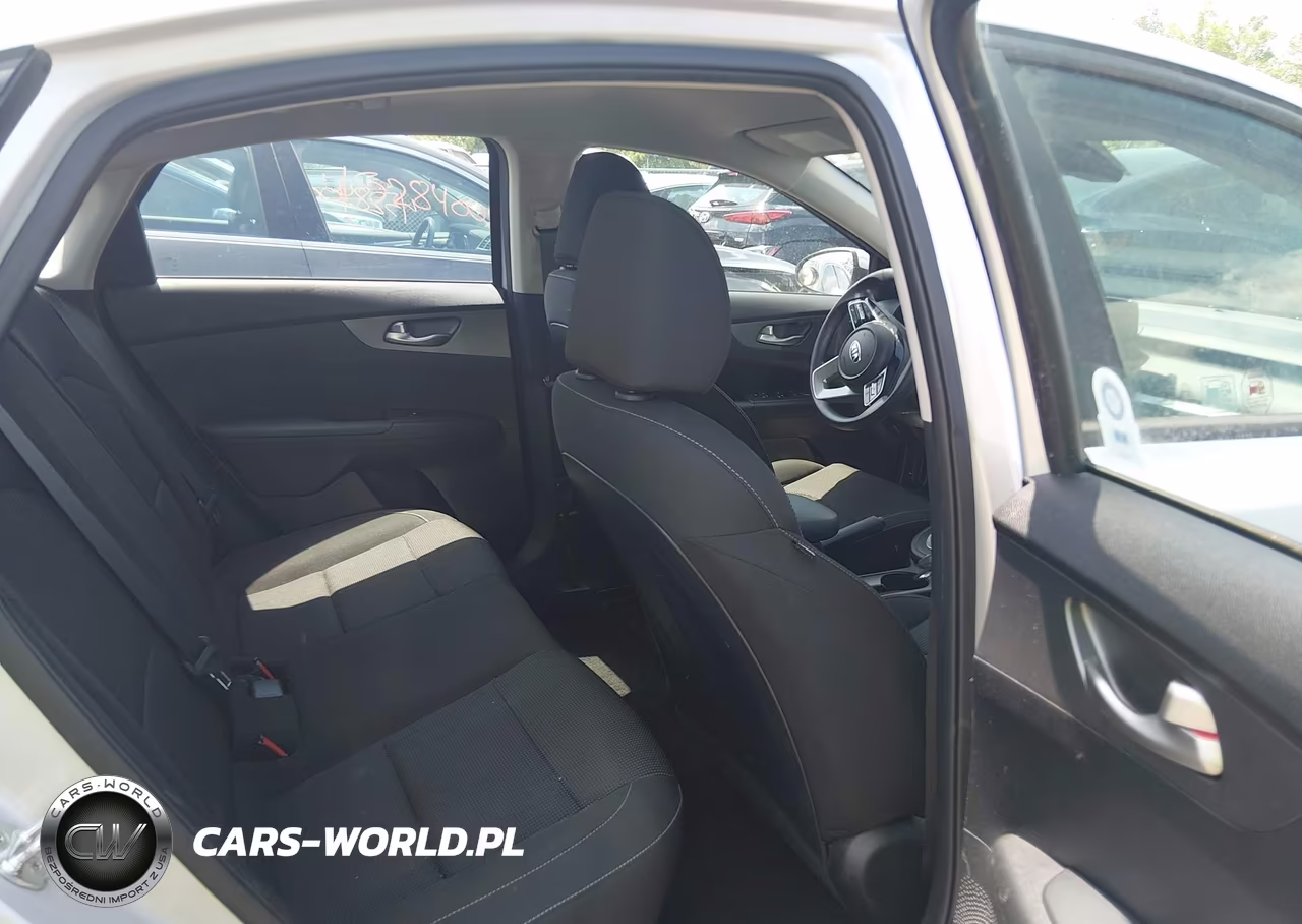 2020 Kia Forte Lxs VIN:3KPF24AD0LE235636 - 8