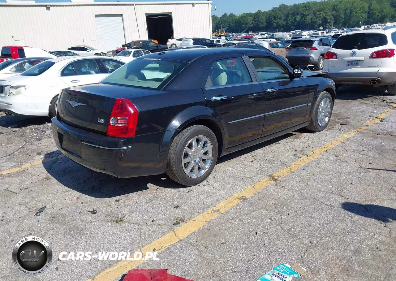 2010 Chrysler 300 Touring-Signature Series-Executive Series VIN:2C3CA5CV9AH211293 - 4