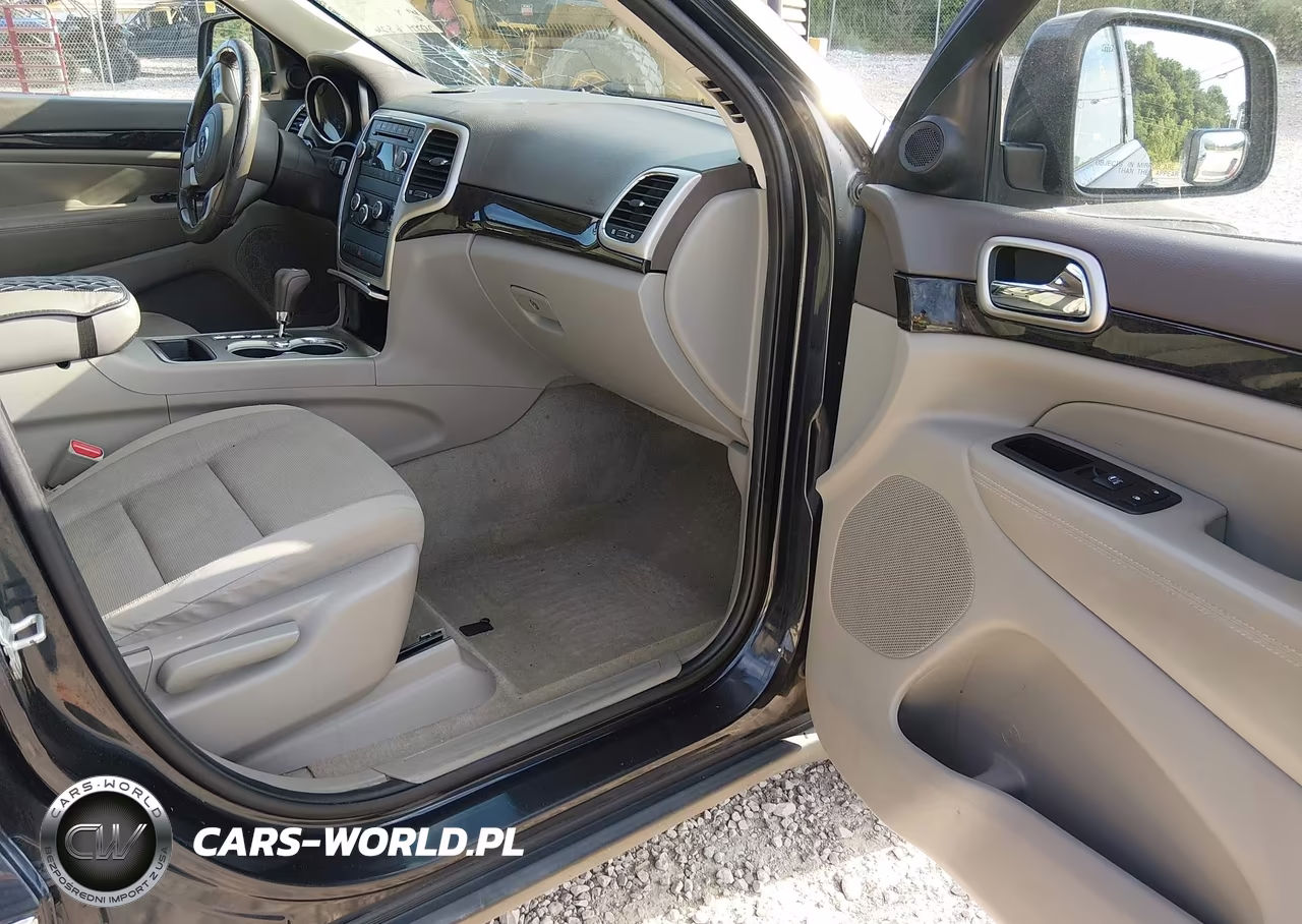 2012 Jeep Grand Cherokee Laredo VIN:1C4RJEAG4CC204347 - 5