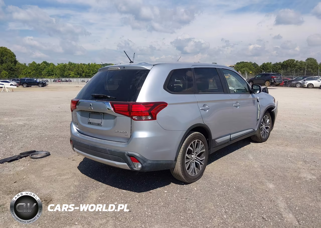 2016 Mitsubishi Outlander Se-Sel VIN:JA4AD3A36GZ010311 - 4