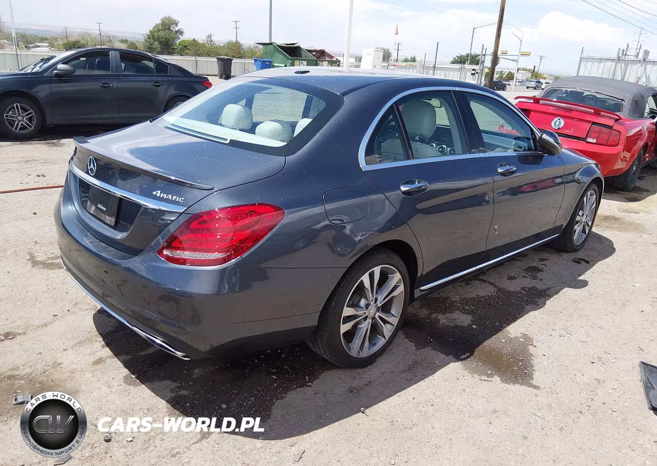 2015 Mercedes-Benz C 300 Luxury 4Matic VIN:55SWF4KB9FU082785 - 4