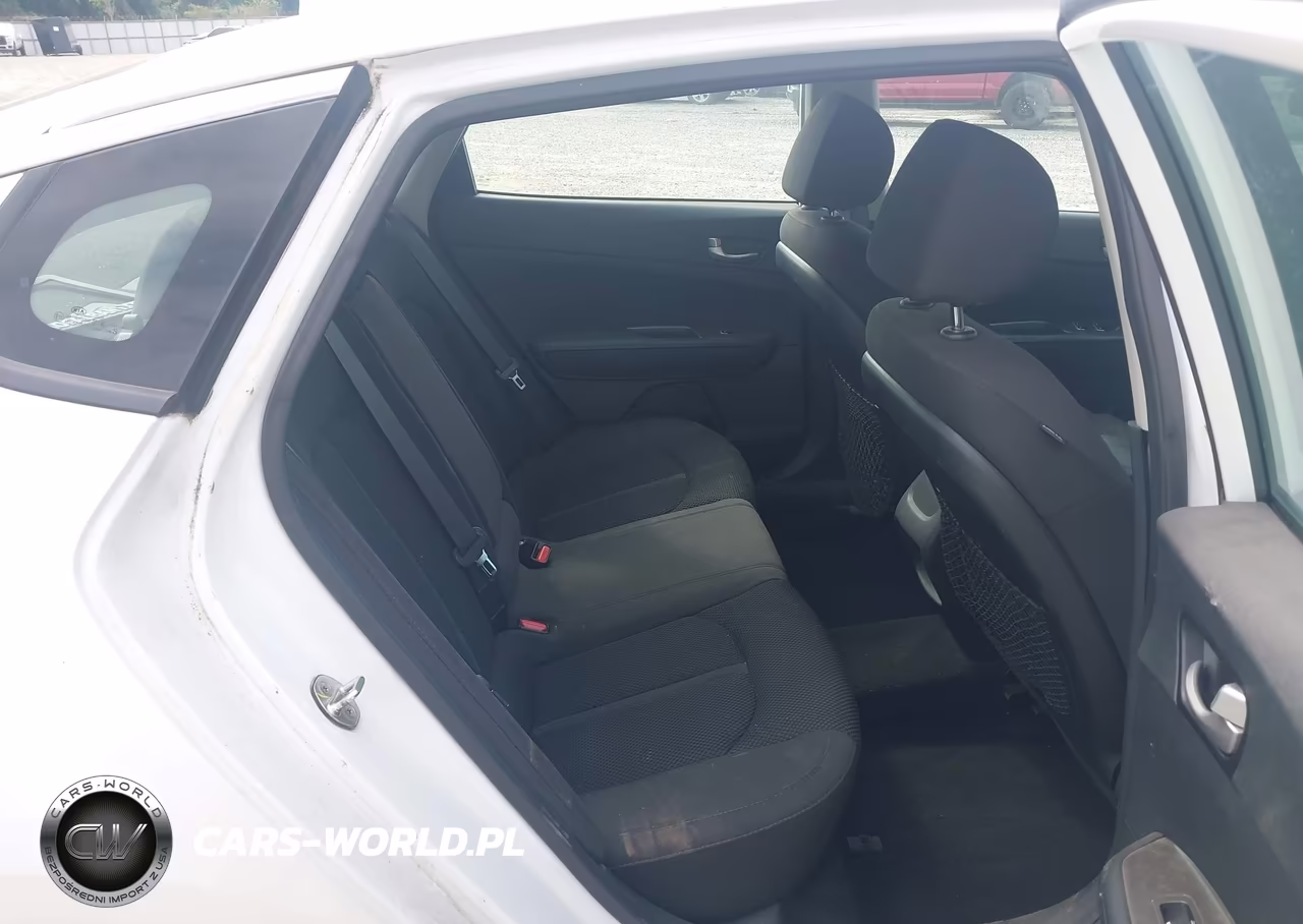 2019 Kia Optima Lx VIN:5XXGT4L38KG333230 - 8