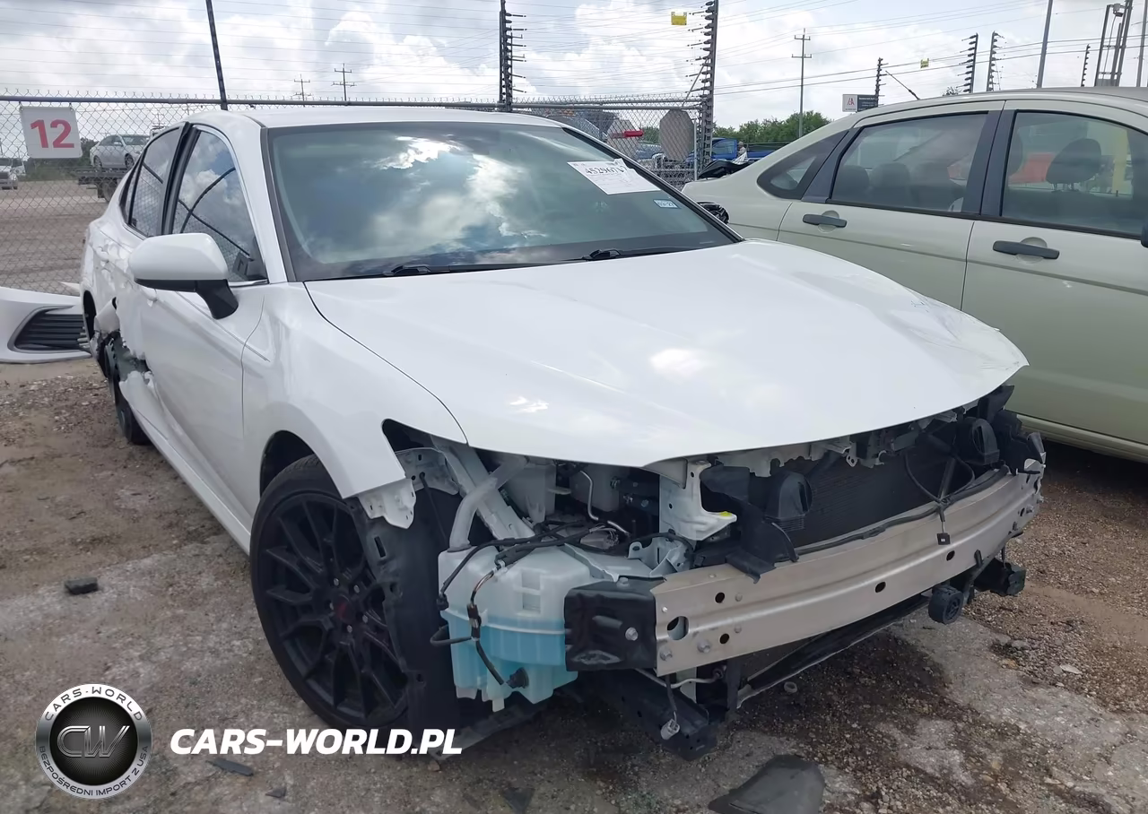 2022 Toyota Camry Le Hybrid – zdjęcie 1 z 21