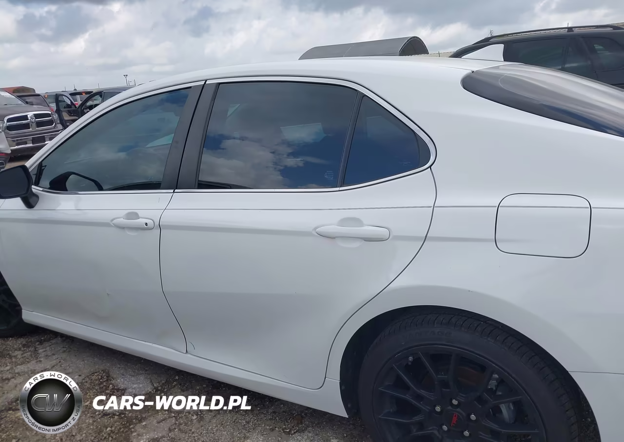 2022 Toyota Camry Le Hybrid VIN:4T1C31AK1NU041680 - 15