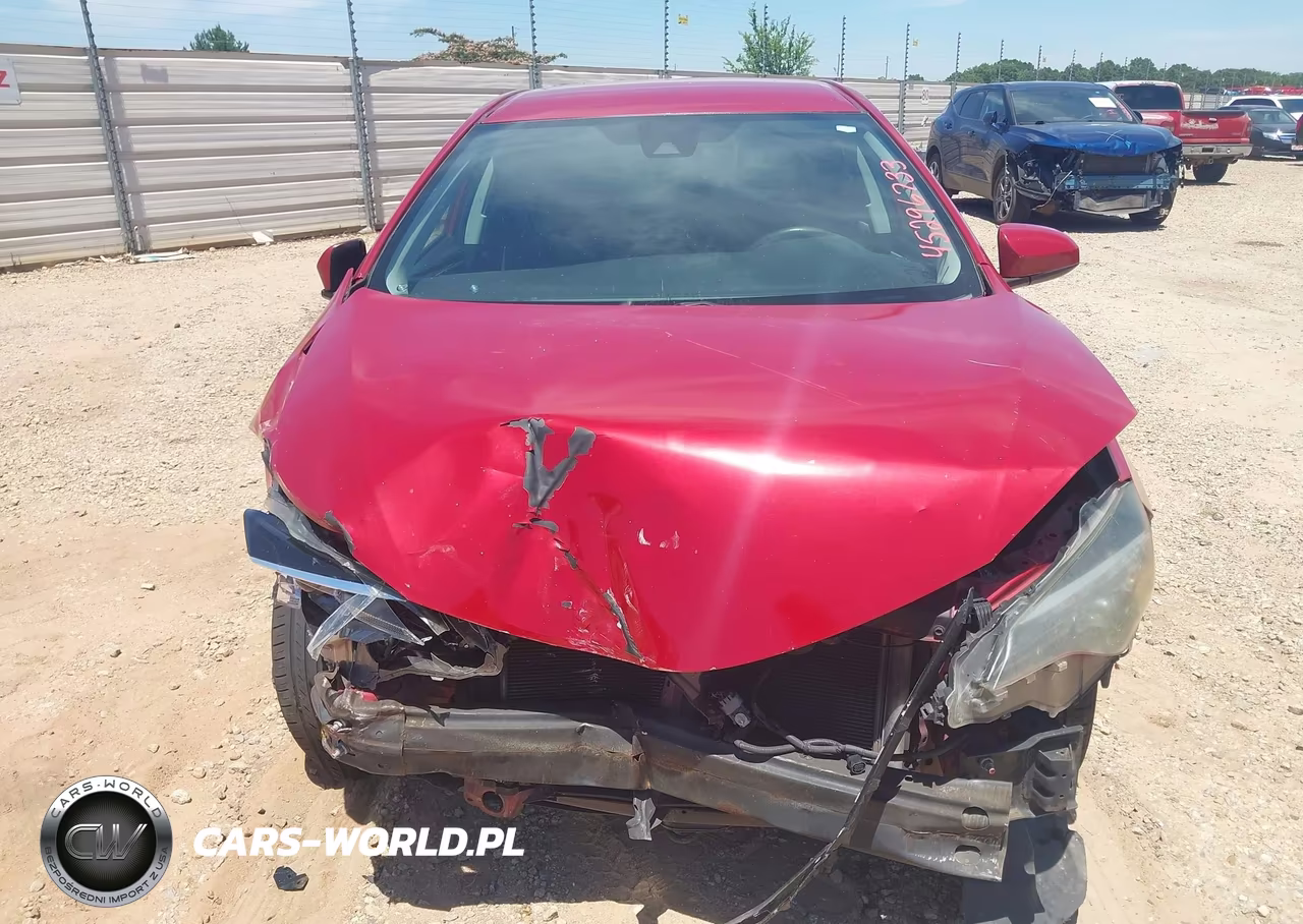 2018 Toyota Corolla Le VIN:2T1BURHE5JC981290 - 12