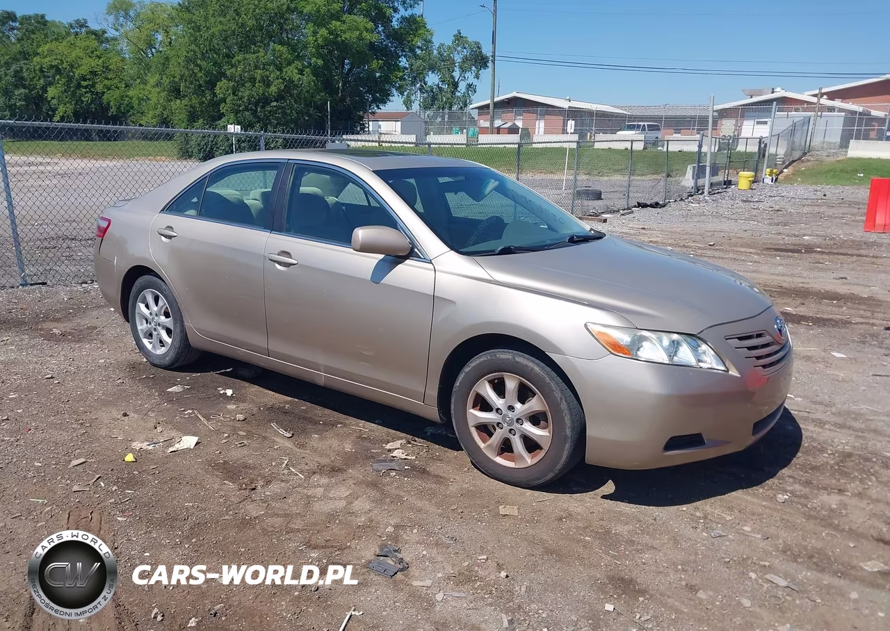 2009 Toyota Camry Le – zdjęcie 1 z 11