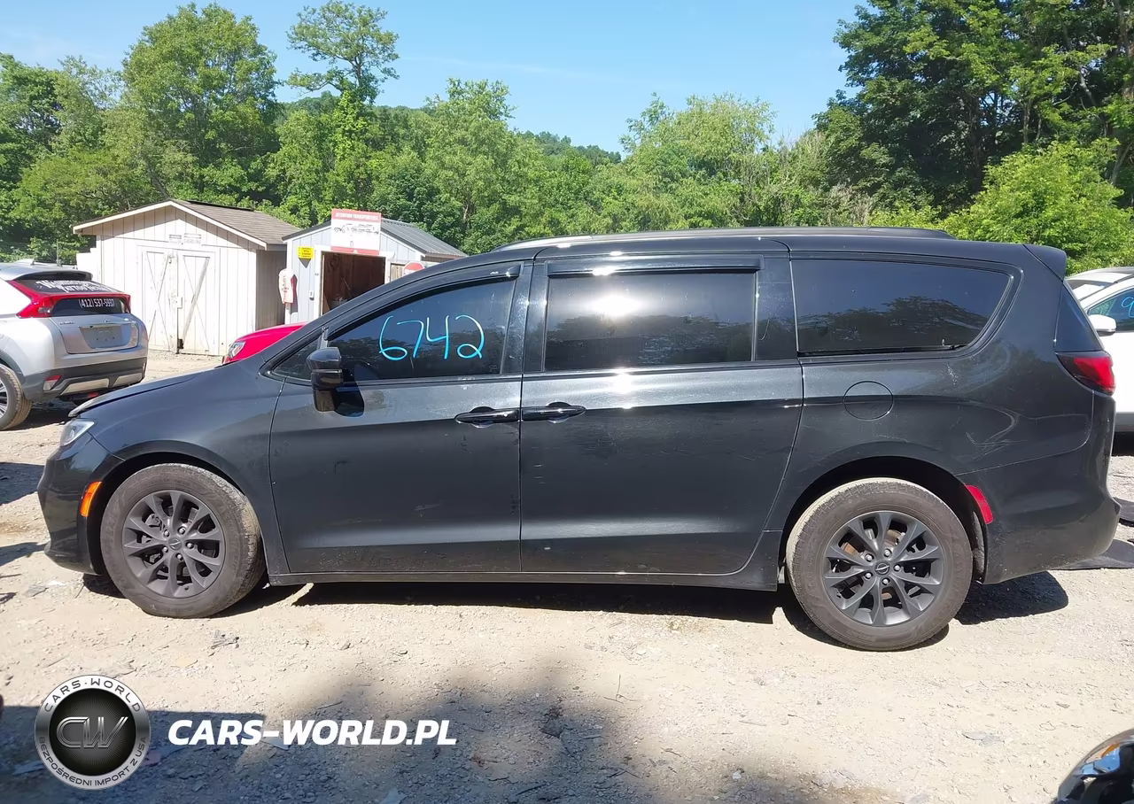 2022 Chrysler Pacifica Touring L VIN:2C4RC1BG0NR151044 - 14