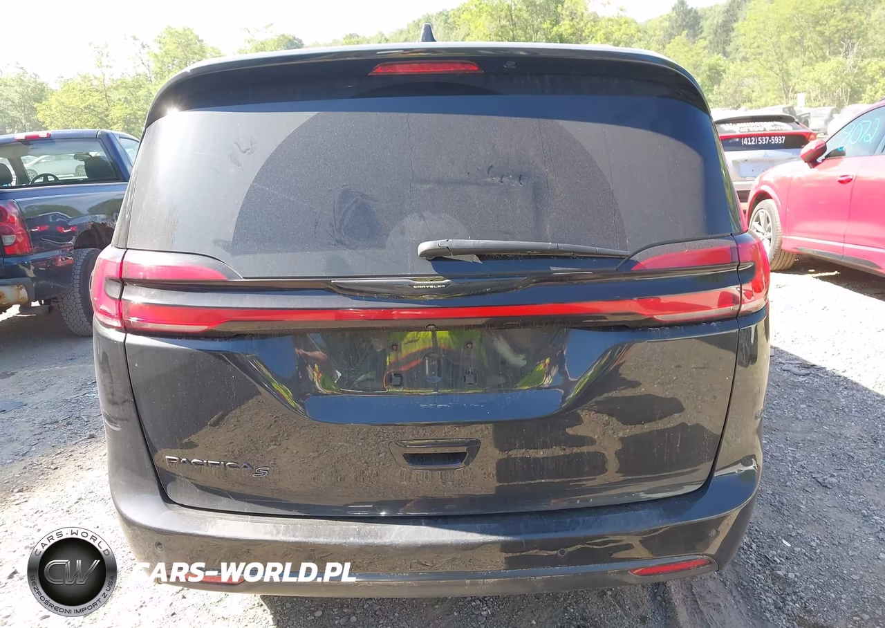 2022 Chrysler Pacifica Touring L VIN:2C4RC1BG0NR151044 - 16