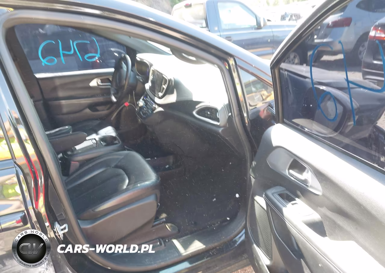2022 Chrysler Pacifica Touring L VIN:2C4RC1BG0NR151044 - 5