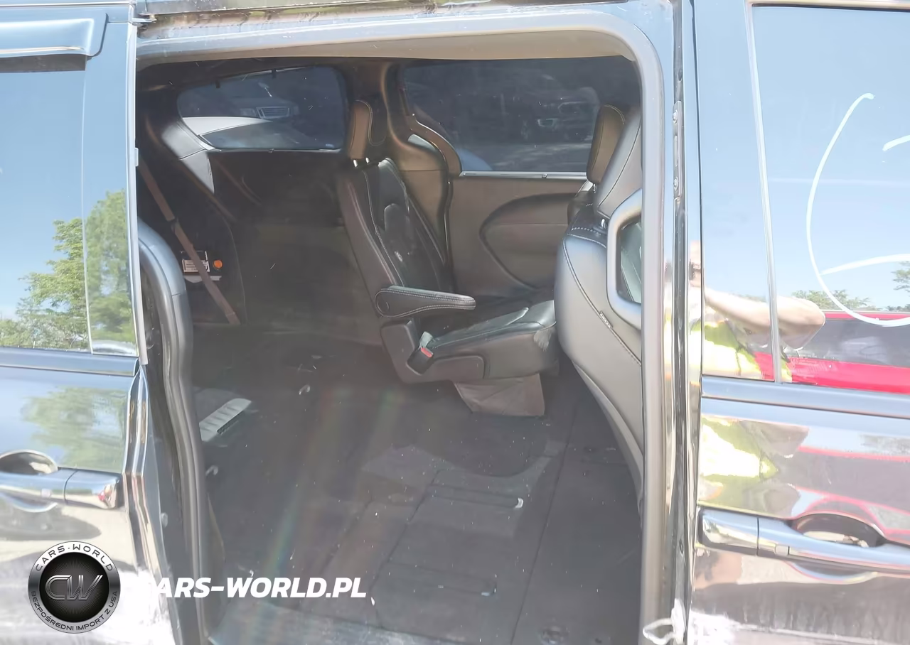 2022 Chrysler Pacifica Touring L VIN:2C4RC1BG0NR151044 - 8