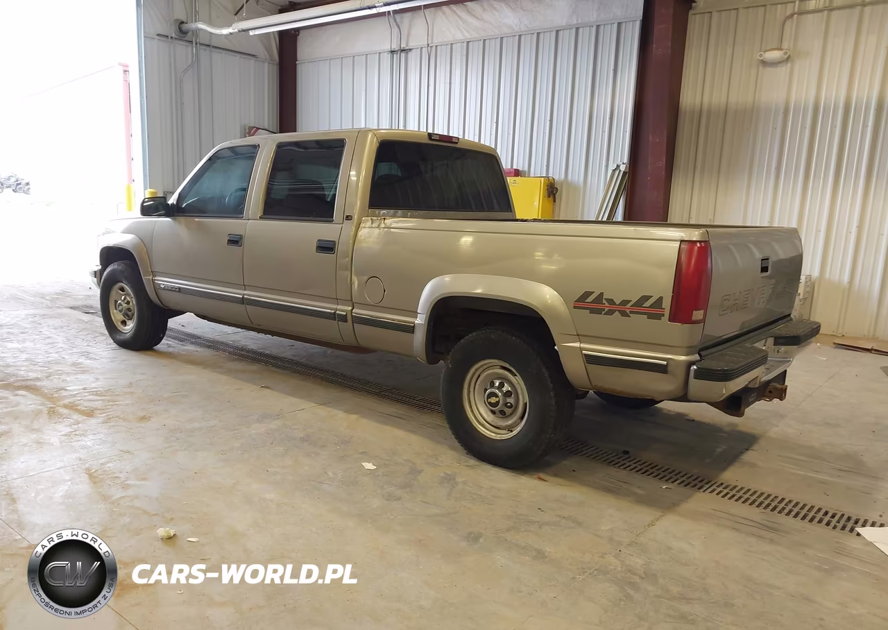 2000 Chevrolet K2500 VIN:1GCGK23R7YF515617 - 3