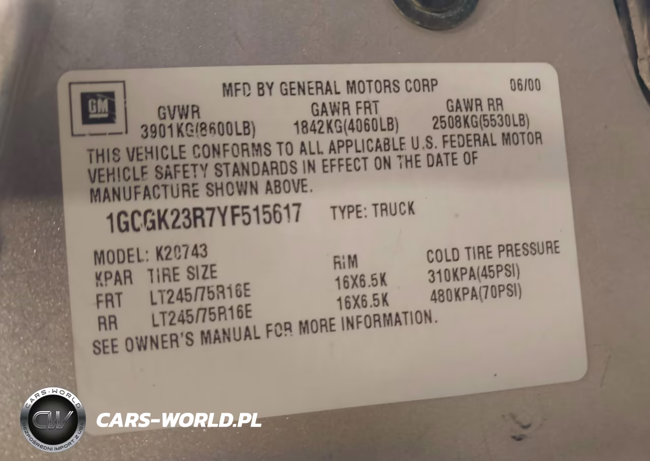 2000 Chevrolet K2500 VIN:1GCGK23R7YF515617 - 9