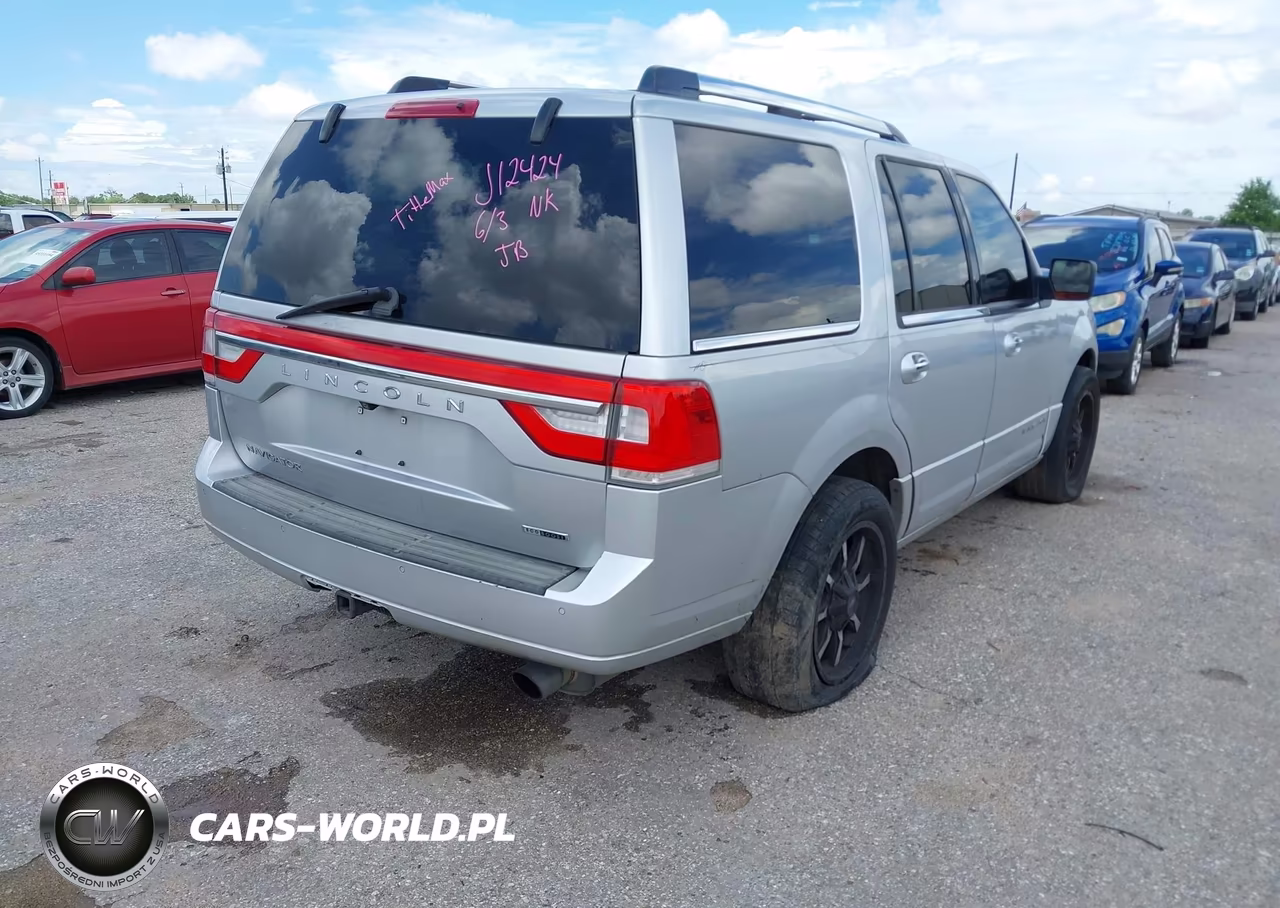 2015 Lincoln Navigator VIN:5LMJJ2HT7FEJ12424 - 4