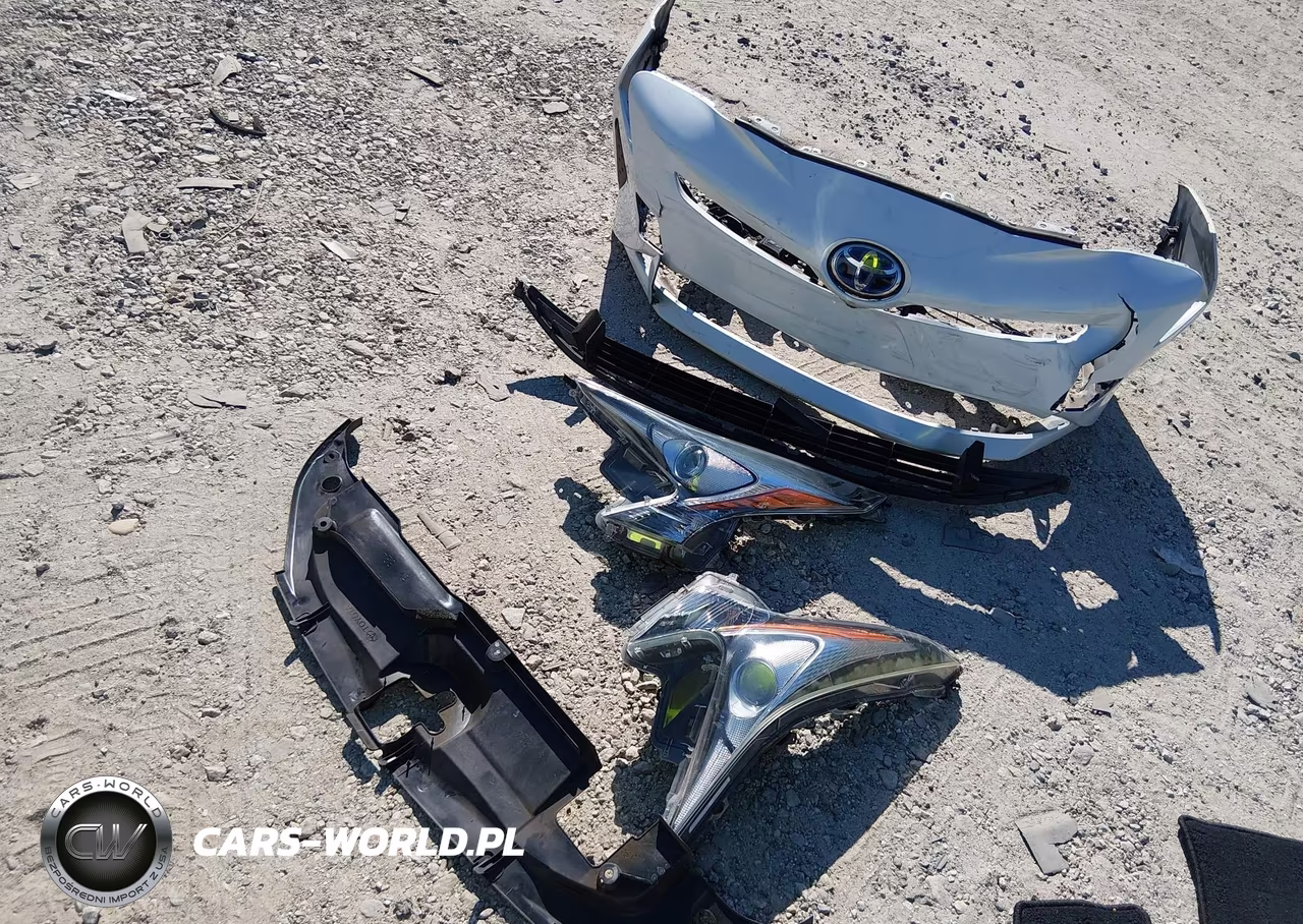 2018 Toyota Prius Two VIN:JTDKBRFUXJ3062703 - 12