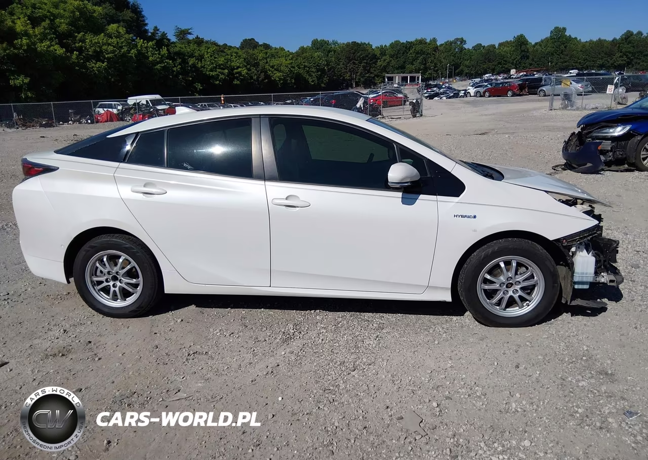 2018 Toyota Prius Two VIN:JTDKBRFUXJ3062703 - 14