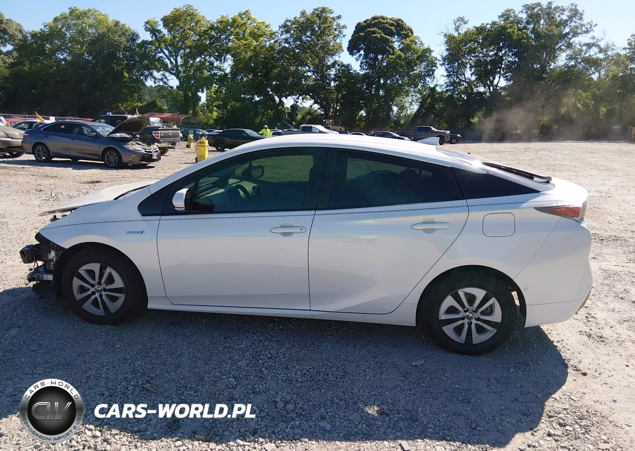 2018 Toyota Prius Two VIN:JTDKBRFUXJ3062703 - 15