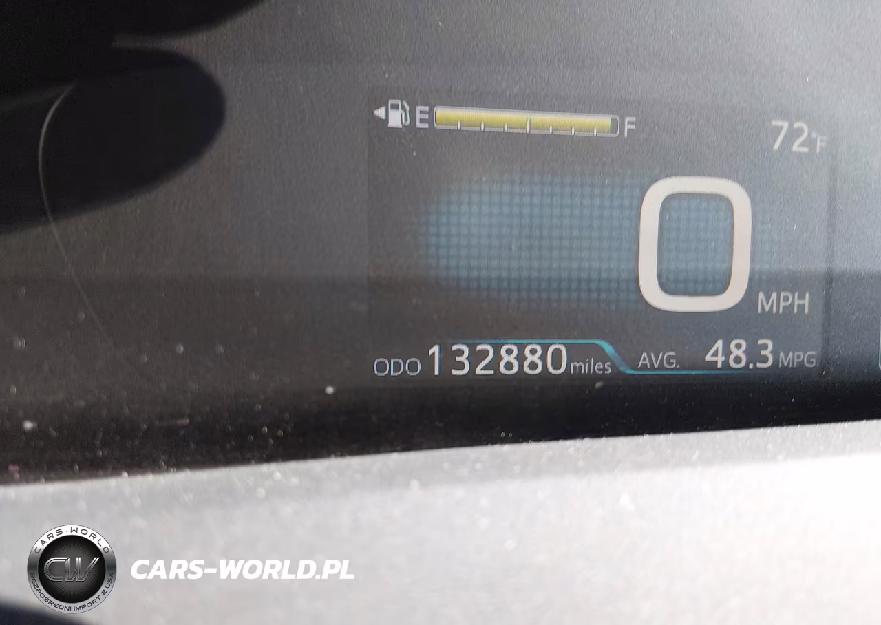 2018 Toyota Prius Two VIN:JTDKBRFUXJ3062703 - 16