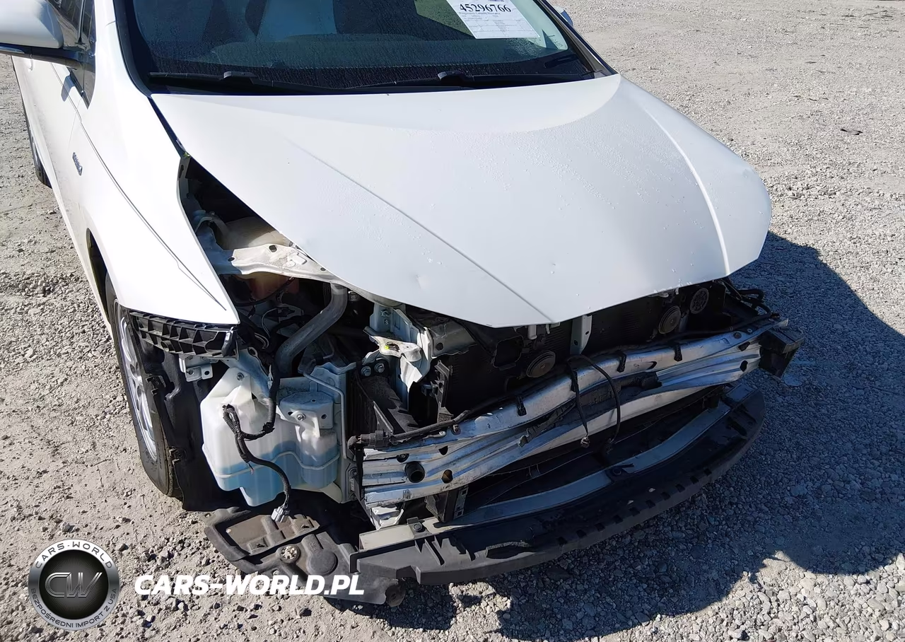 2018 Toyota Prius Two VIN:JTDKBRFUXJ3062703 - 6