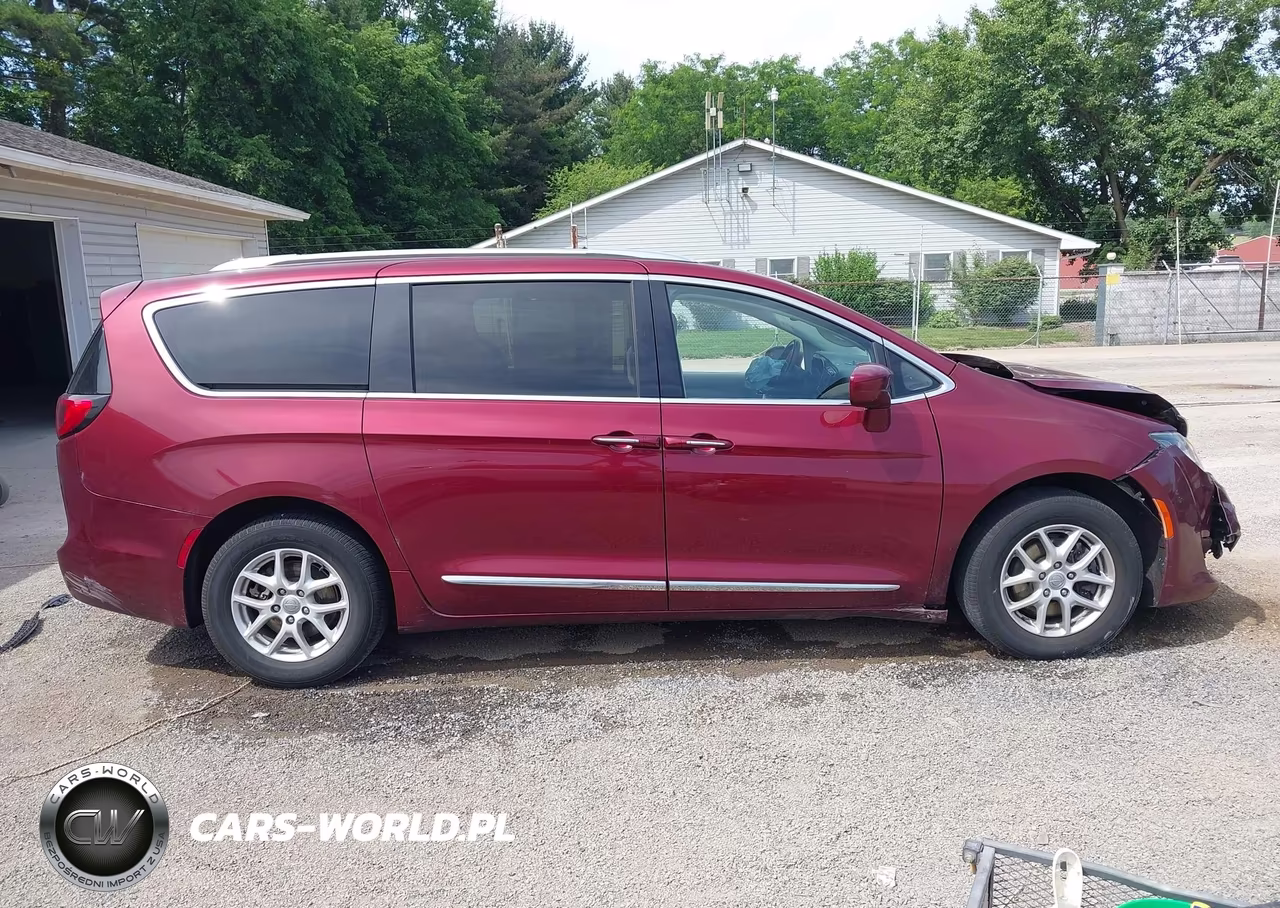 2020 Chrysler Pacifica Touring L VIN:2C4RC1BG7LR115607 - 14