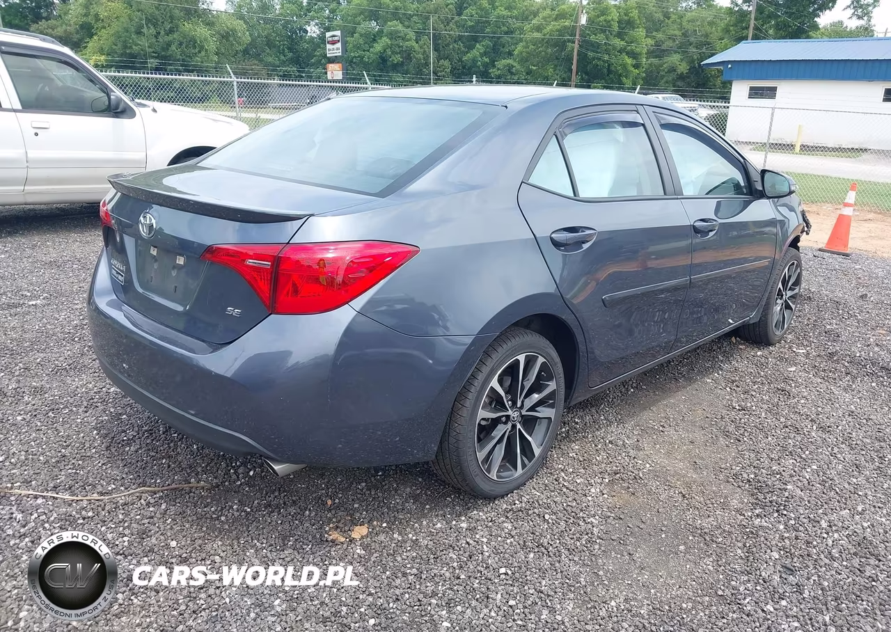 2018 Toyota Corolla Se VIN:5YFBURHE3JP824695 - 4