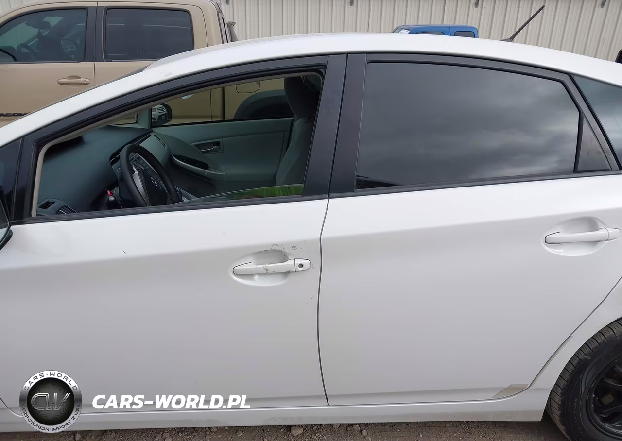 2013 Toyota Prius Two VIN:JTDKN3DU4D5629035 - 14