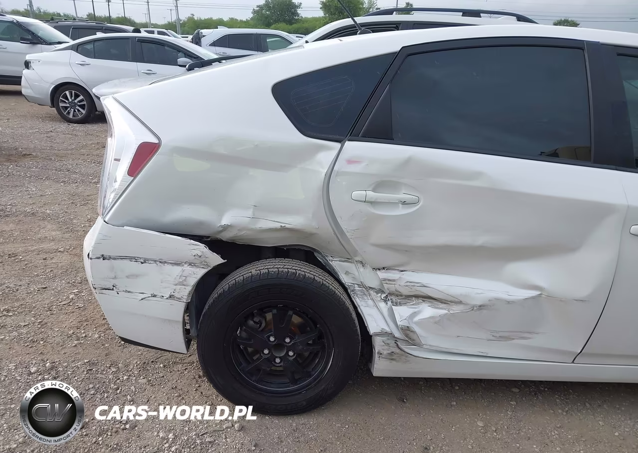 2013 Toyota Prius Two VIN:JTDKN3DU4D5629035 - 6