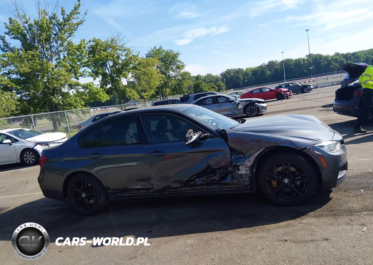 2018 BMW 330I xDrive VIN:WBA8D9C50JEB34868 - 13