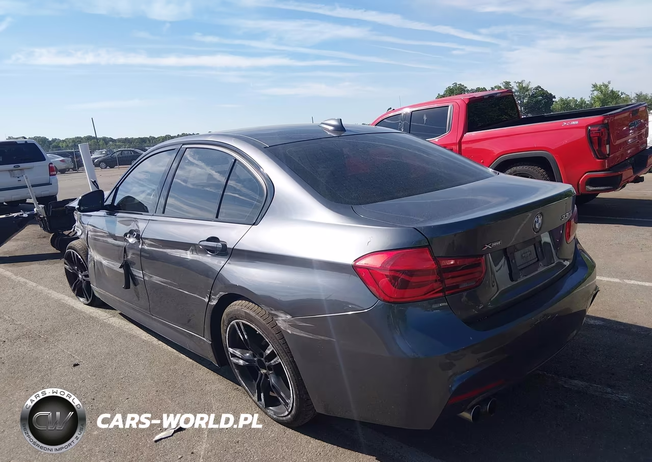 2018 BMW 330I xDrive VIN:WBA8D9C50JEB34868 - 3