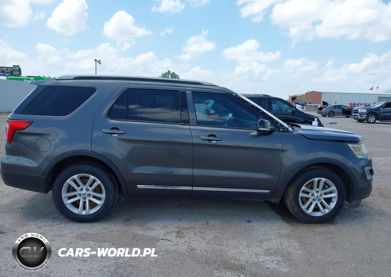 2017 Ford Explorer Xlt VIN:1FM5K7D89HGB14246 - 13