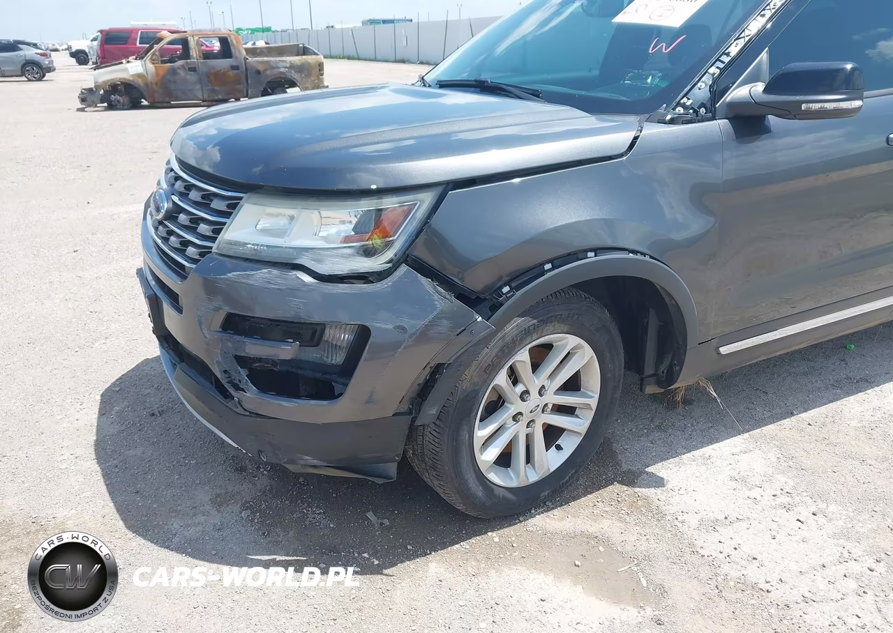 2017 Ford Explorer Xlt VIN:1FM5K7D89HGB14246 - 6