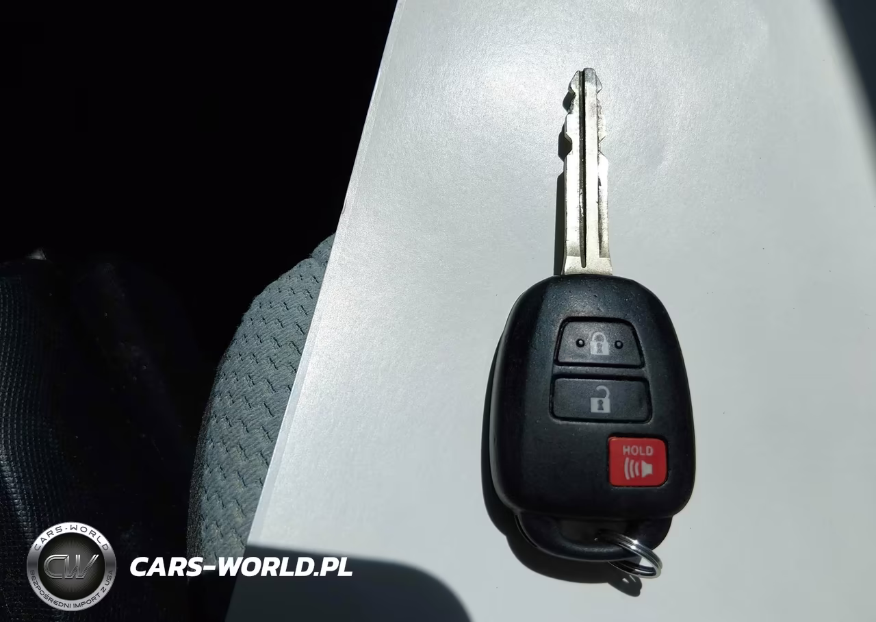 2018 Toyota Prius C One VIN:JTDKDTB37J1619566 - 11