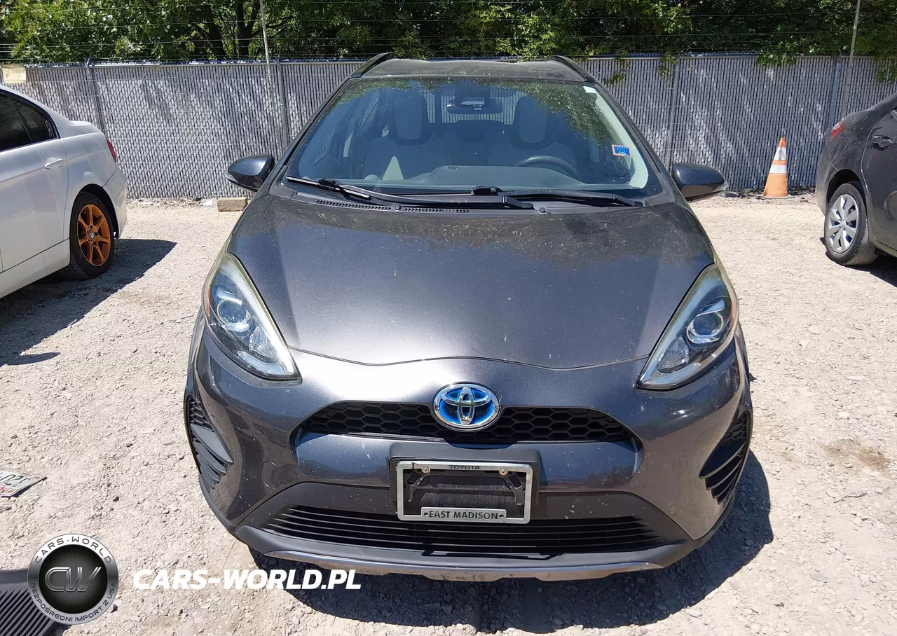 2018 Toyota Prius C One VIN:JTDKDTB37J1619566 - 12