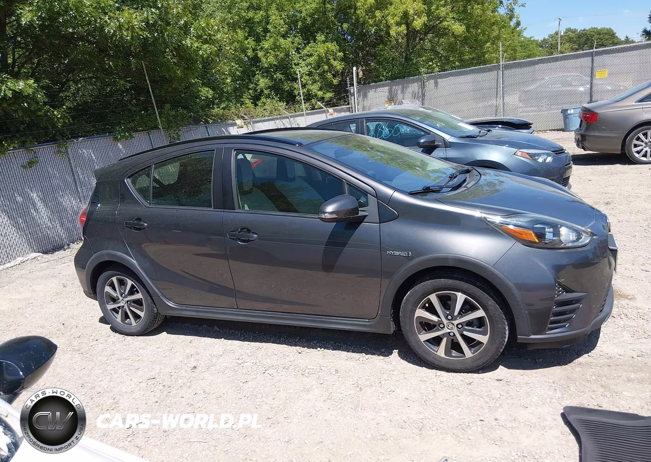 2018 Toyota Prius C One VIN:JTDKDTB37J1619566 - 13