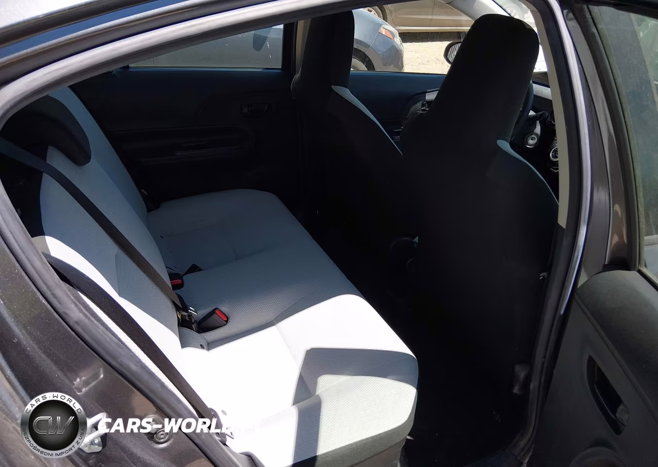 2018 Toyota Prius C One VIN:JTDKDTB37J1619566 - 8