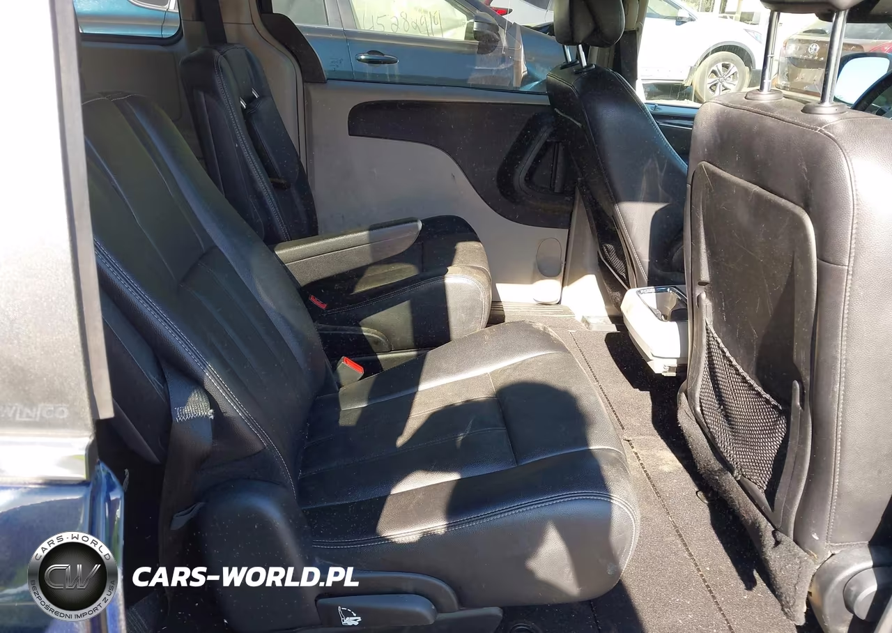 2013 Chrysler Town & Country Touring VIN:2C4RC1BG5DR563748 - 8