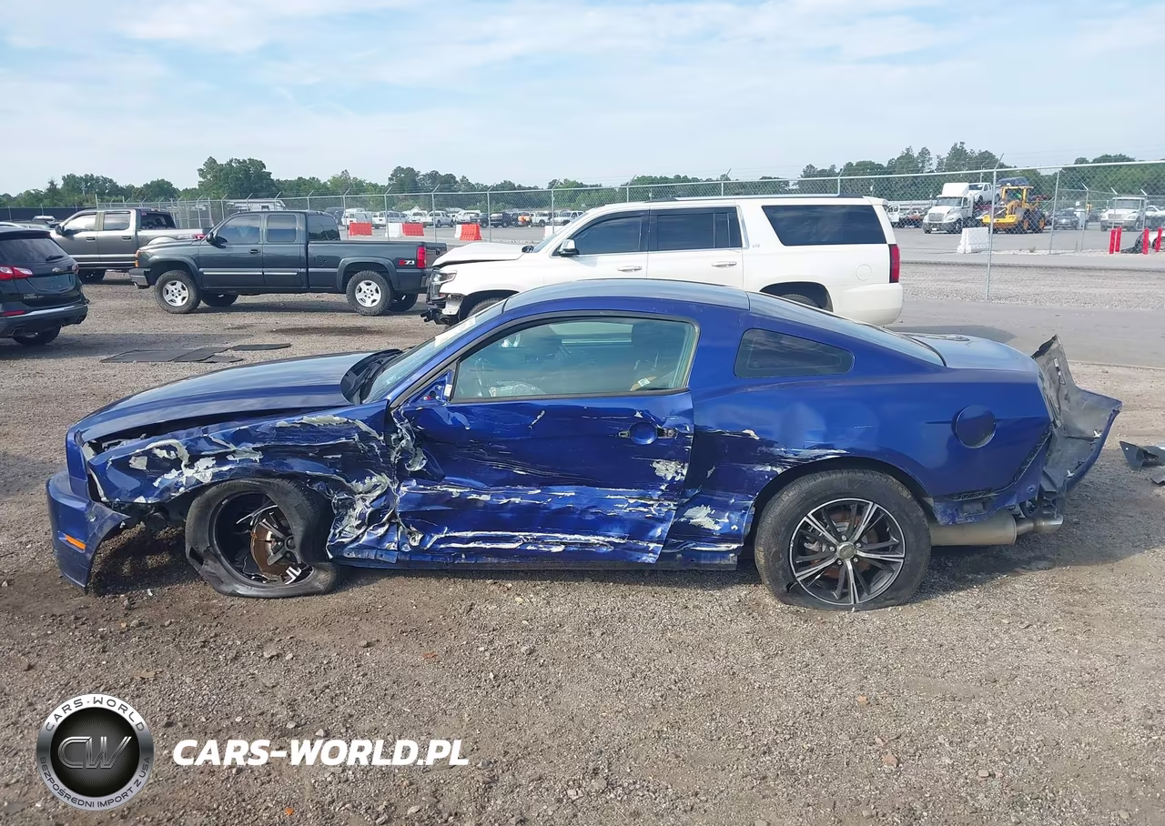 2014 Ford Mustang V6 VIN:1ZVBP8AM5E5332821 - 14