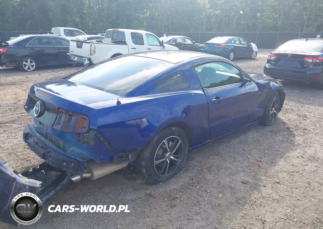 2014 Ford Mustang V6 VIN:1ZVBP8AM5E5332821 - 4