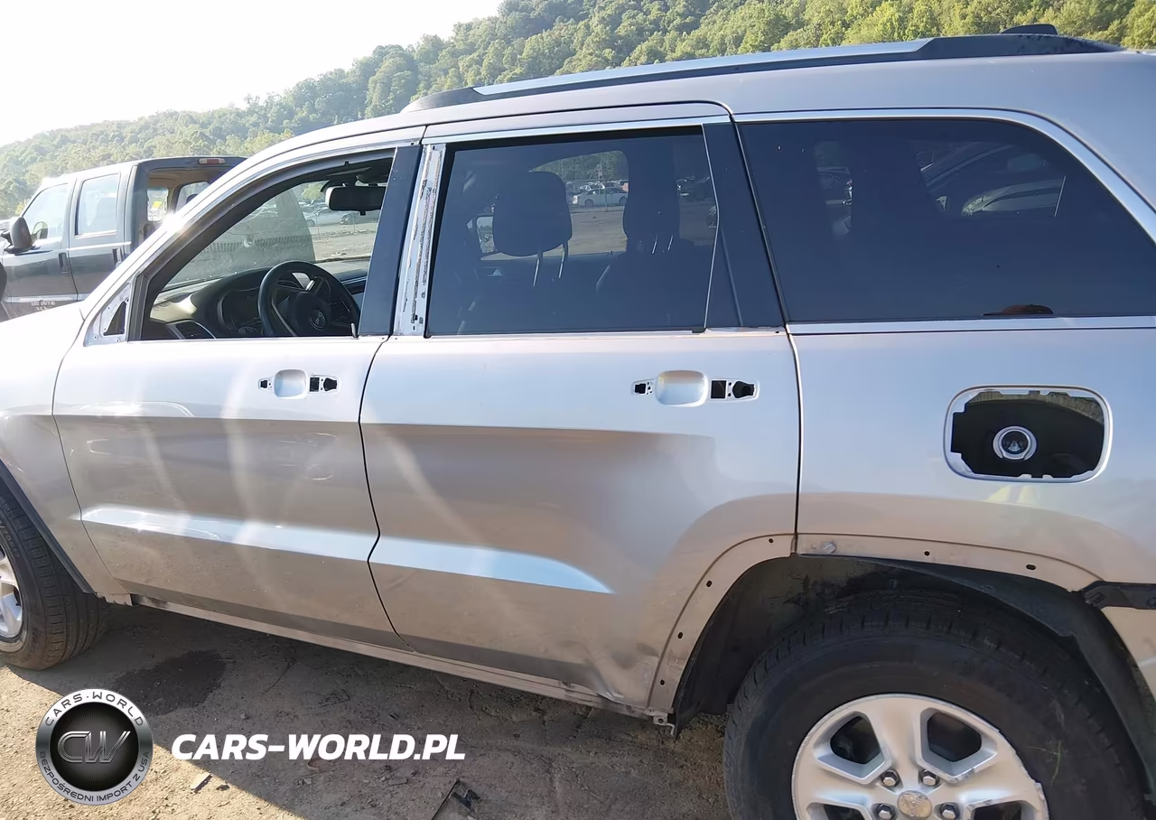 2015 Jeep Grand Cherokee Laredo VIN:1C4RJFAG6FC643611 - 15