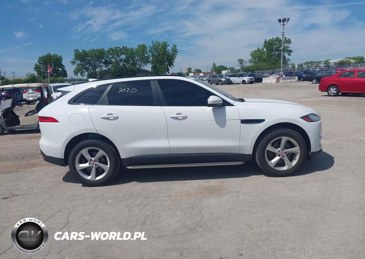 2017 Jaguar F-Pace 35T Premium VIN:SADCJ2BV5HA495434 - 13
