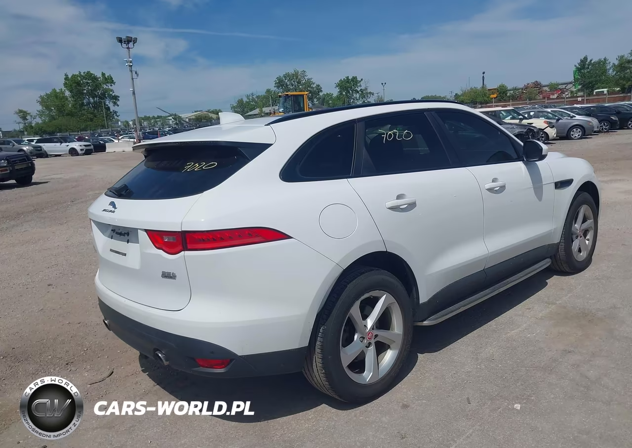 2017 Jaguar F-Pace 35T Premium VIN:SADCJ2BV5HA495434 - 4