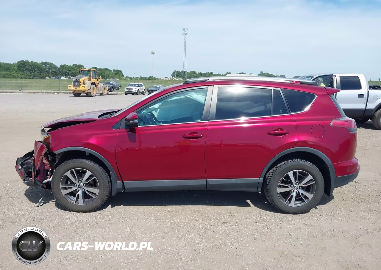 2018 Toyota Rav4 Xle VIN:2T3RFREV4JW817810 - 13