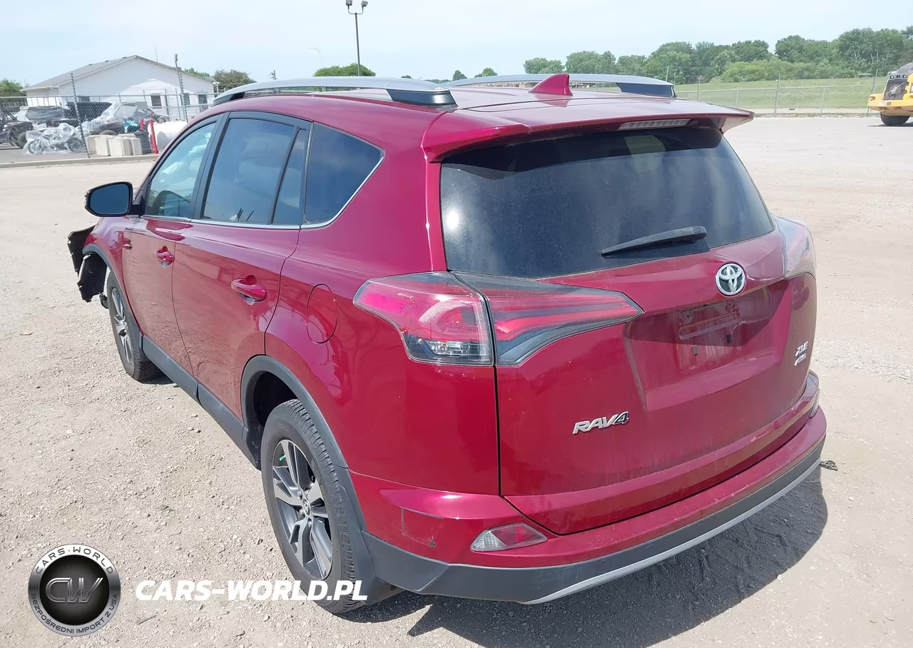 2018 Toyota Rav4 Xle VIN:2T3RFREV4JW817810 - 3