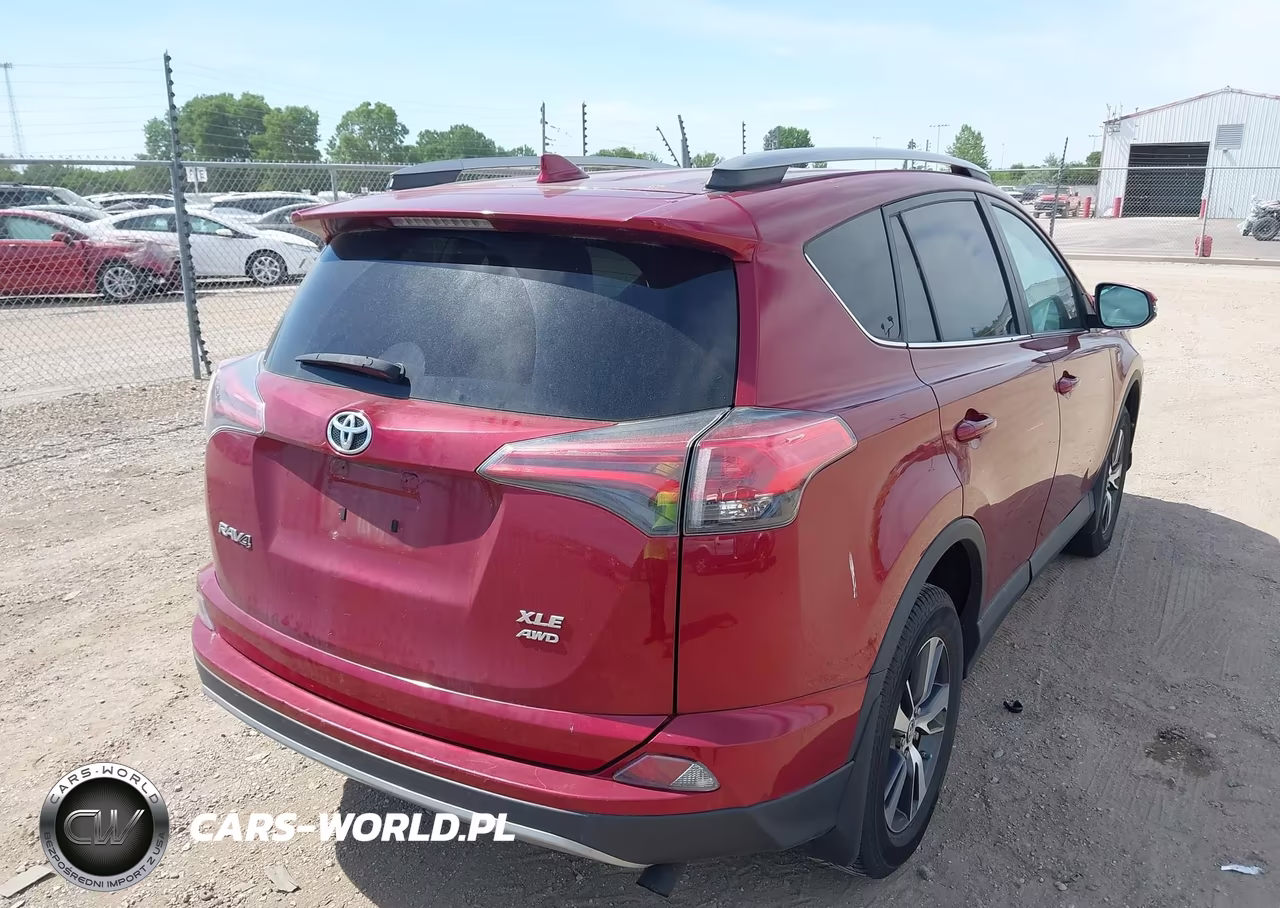 2018 Toyota Rav4 Xle VIN:2T3RFREV4JW817810 - 4