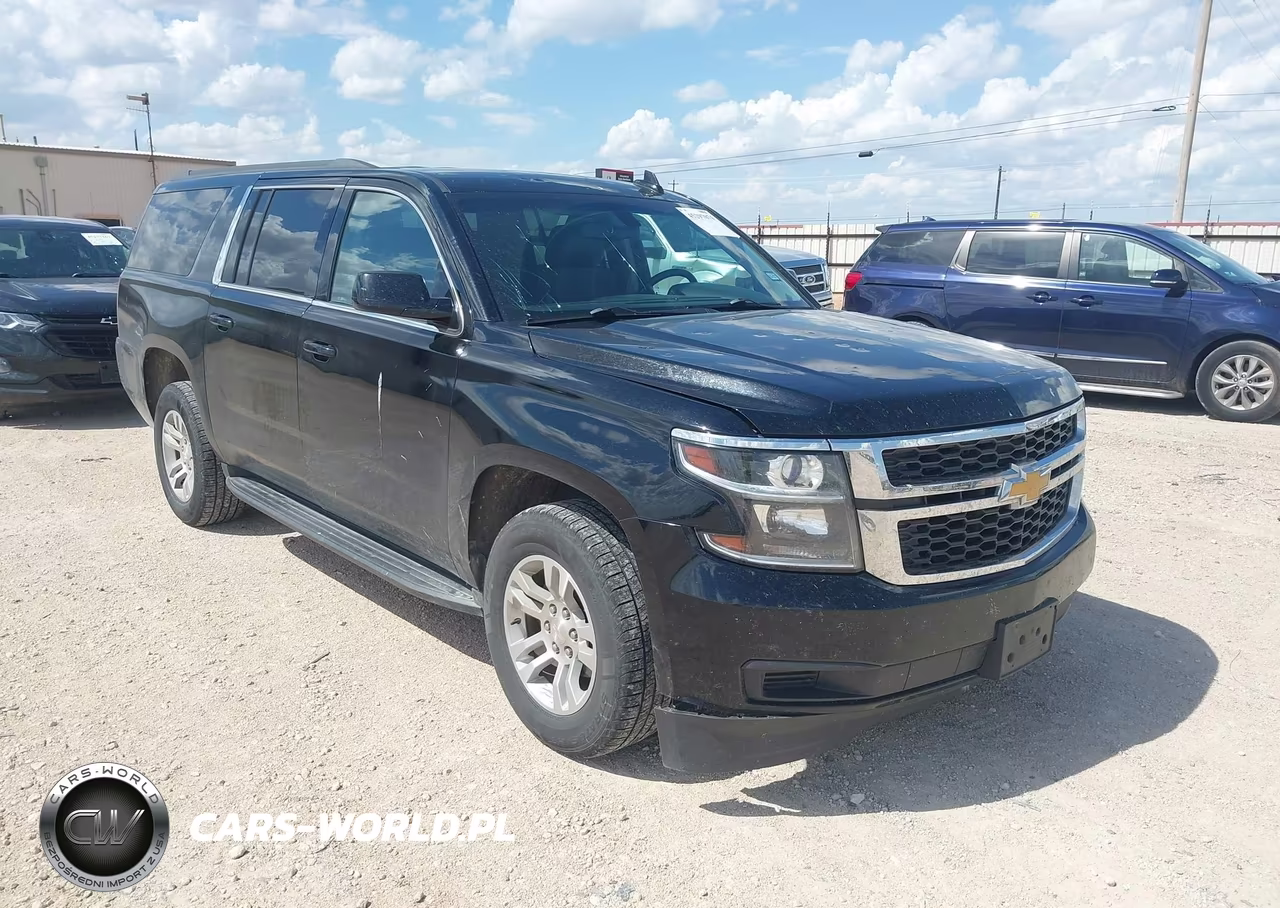 2017 Chevrolet Suburban Ls – zdjęcie 1 z 16