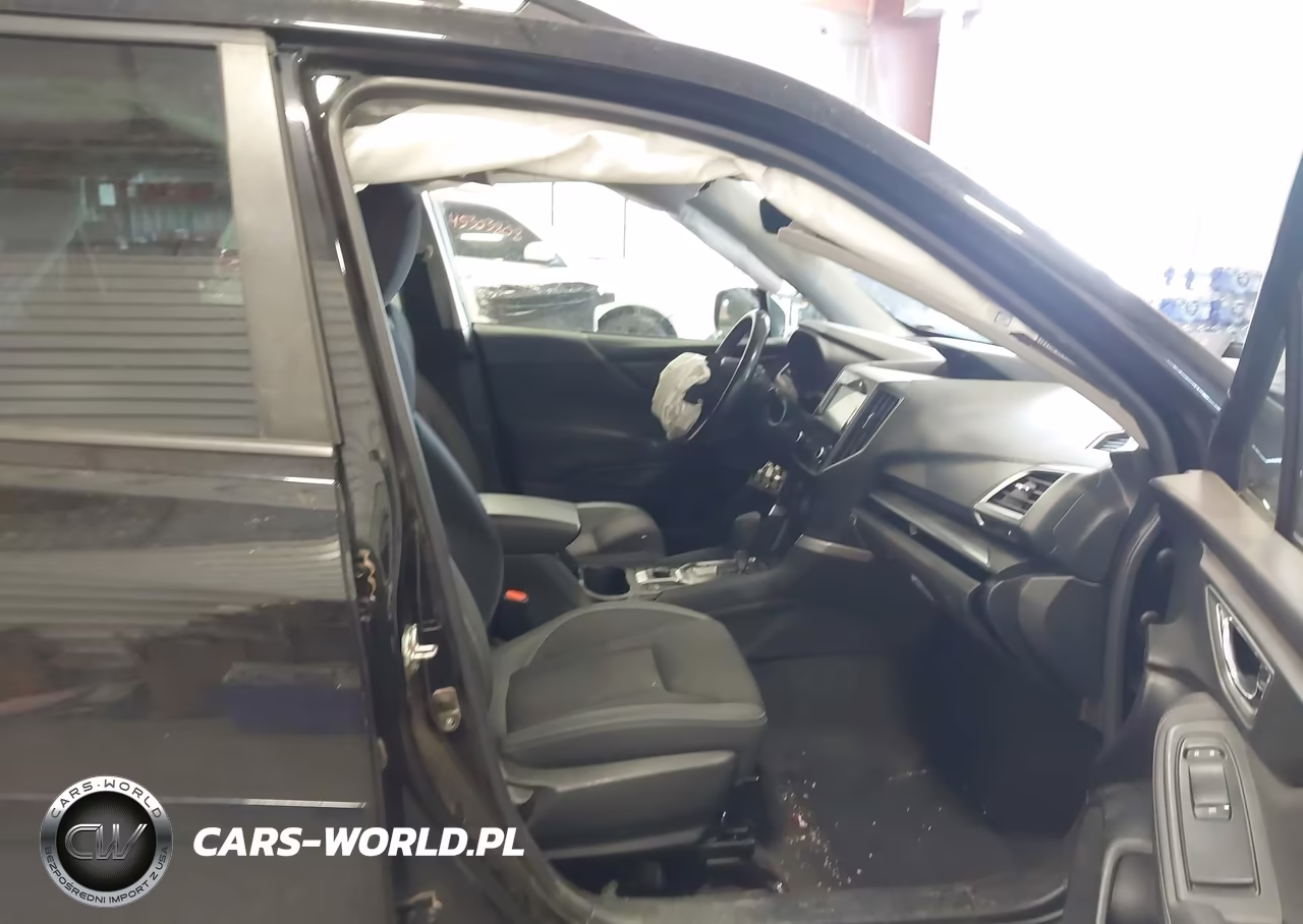 2023 Subaru Forester Premium VIN:JF2SKADC9PH472658 - 5