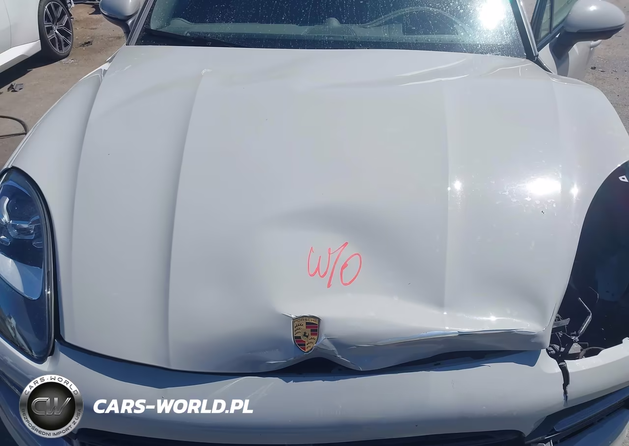 2023 Porsche Cayenne Coupe Platinum Edition VIN:WP1BA2AY5PDA25189 - 10