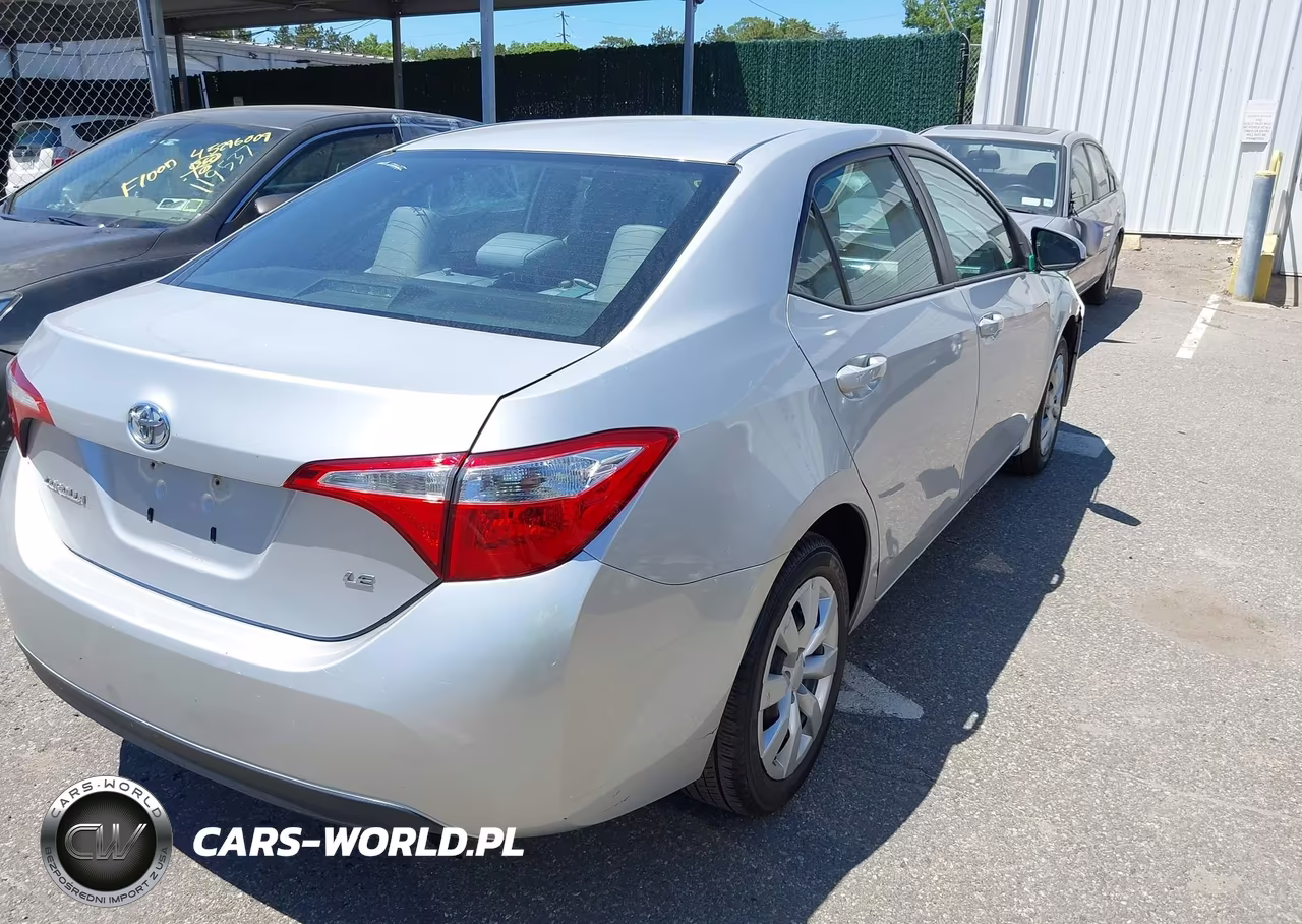 2016 Toyota Corolla Le VIN:5YFBURHE8GP448813 - 4