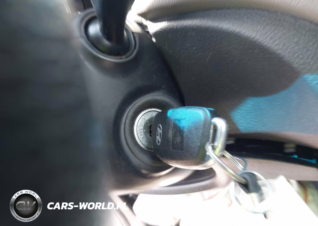 2017 Hyundai Santa Fe Sport 2.4L VIN:5XYZTDLBXHG440140 - 11